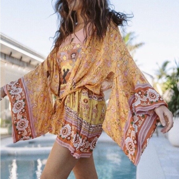 Spell Portobello Road Short Robe - Picture 9 of 12